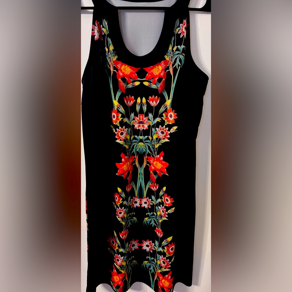 Floral, keyhole neck line, size L, Areya tank dress with flowers in etc colors.